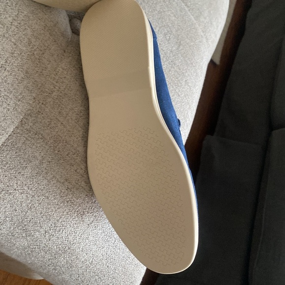 Blue Suede Loafers Slip-On Comfort Shoes Sz 44 (10–10.5) NWOT Men’s Casual - Picture 9 of 9